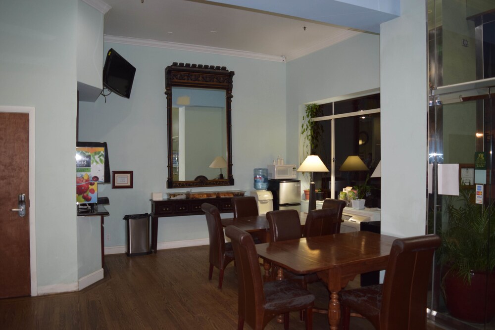 Americas Best Value Inn & Suites Soma - photo 38