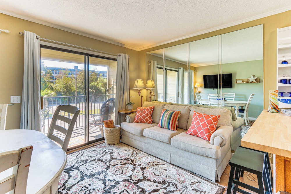 Walk to Beach: Resort Perks at Hilton Head Condo - photo 4