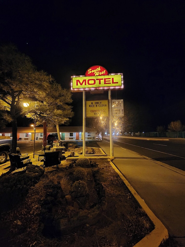 Southwest Motel - photo 26