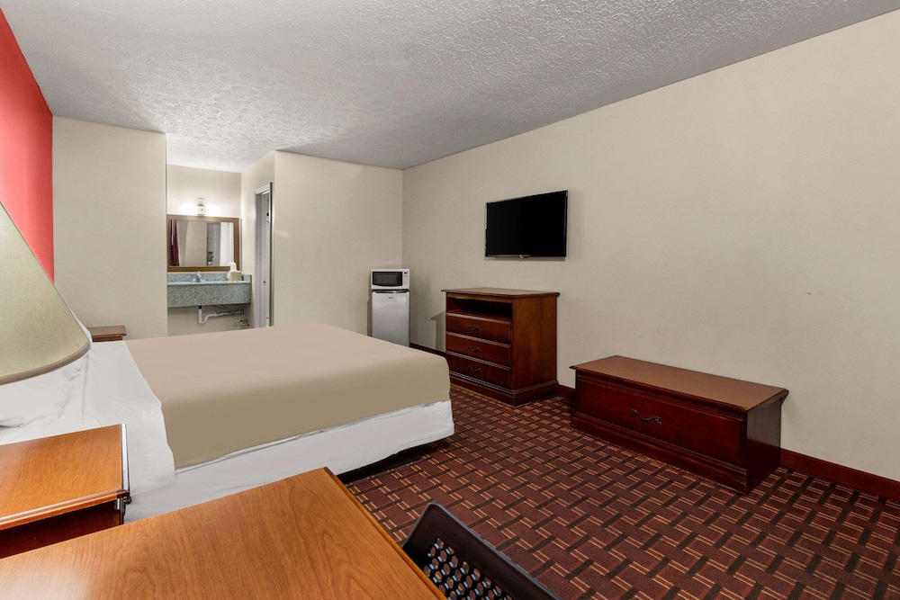 Rodeway Inn Dickson - photo 26