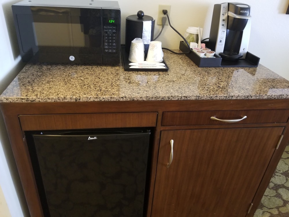Hilton Garden Inn Oxnard Camarillo - photo 32