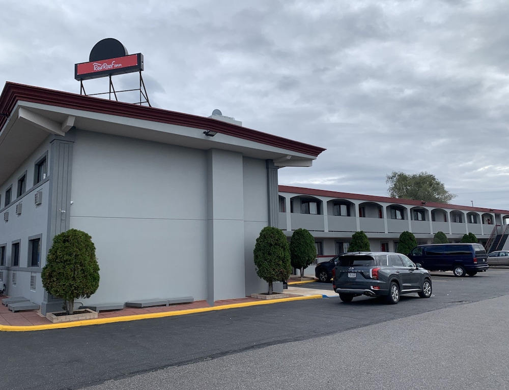 Red Roof Inn Copiague - photo 14