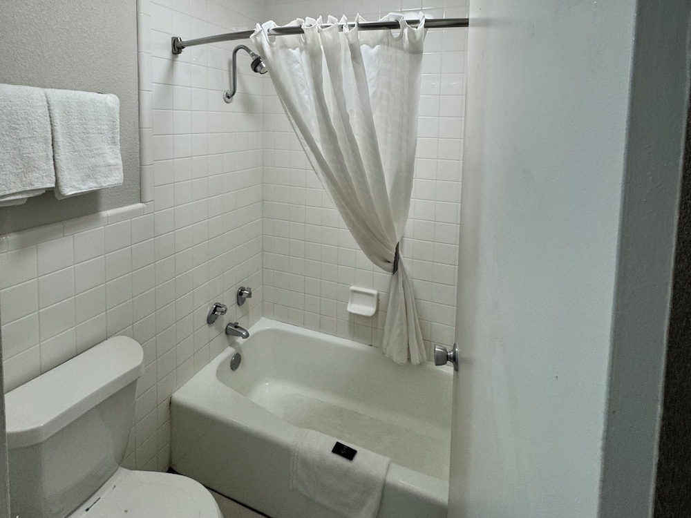 Budgetel Inn Phenix City - photo 21