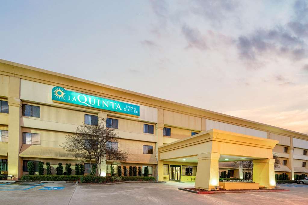 La Quinta Inn & Suites by Wyndham Baton Rouge Siegen Lane - photo 2