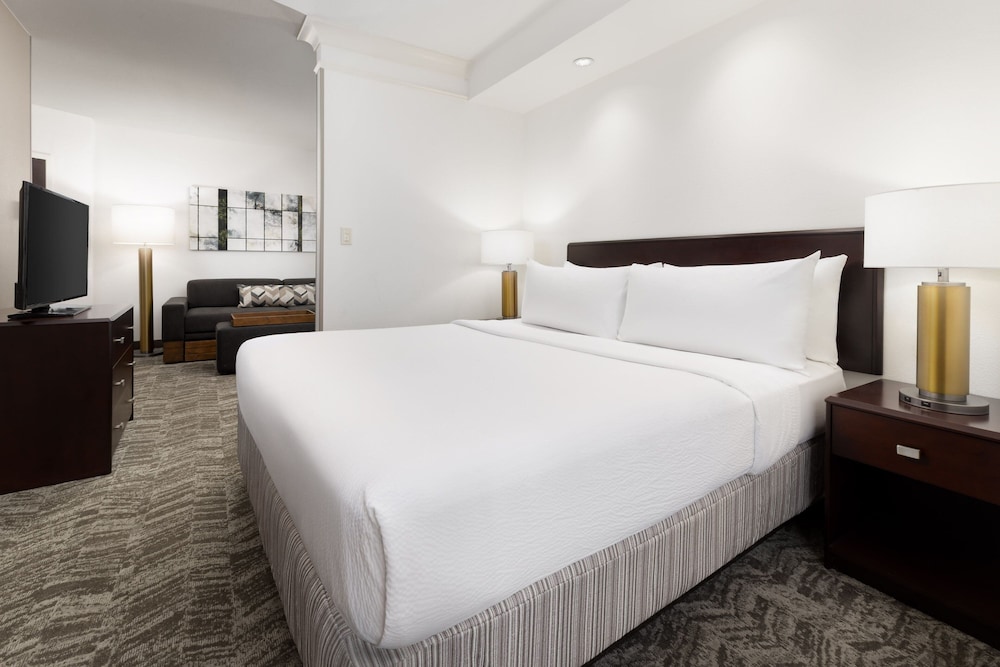 SpringHill Suites by Marriott Fresno - photo 7