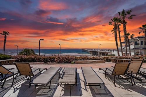 Beach Front Bliss Entire Condo Crystal Pier — 4-Star Luxury Hotel in San Diego, United States