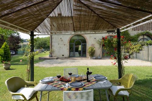 Appartamento Il Vecchio Fienile — 4-Star Luxury Hotel in San Gimignano, Italy