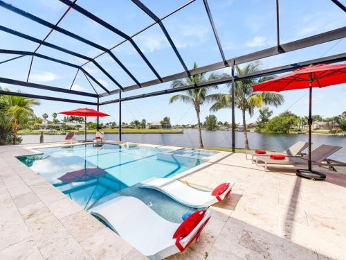 Rapa Nui Island Comfortable holiday residence — 4-Star Luxury Hotel in Cape Coral, United States
