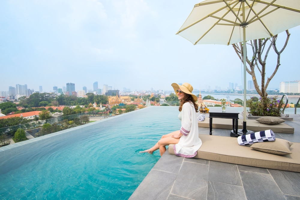 Glow Park Hotel Grand Royal Palace in Phnom Penh, Cambodia