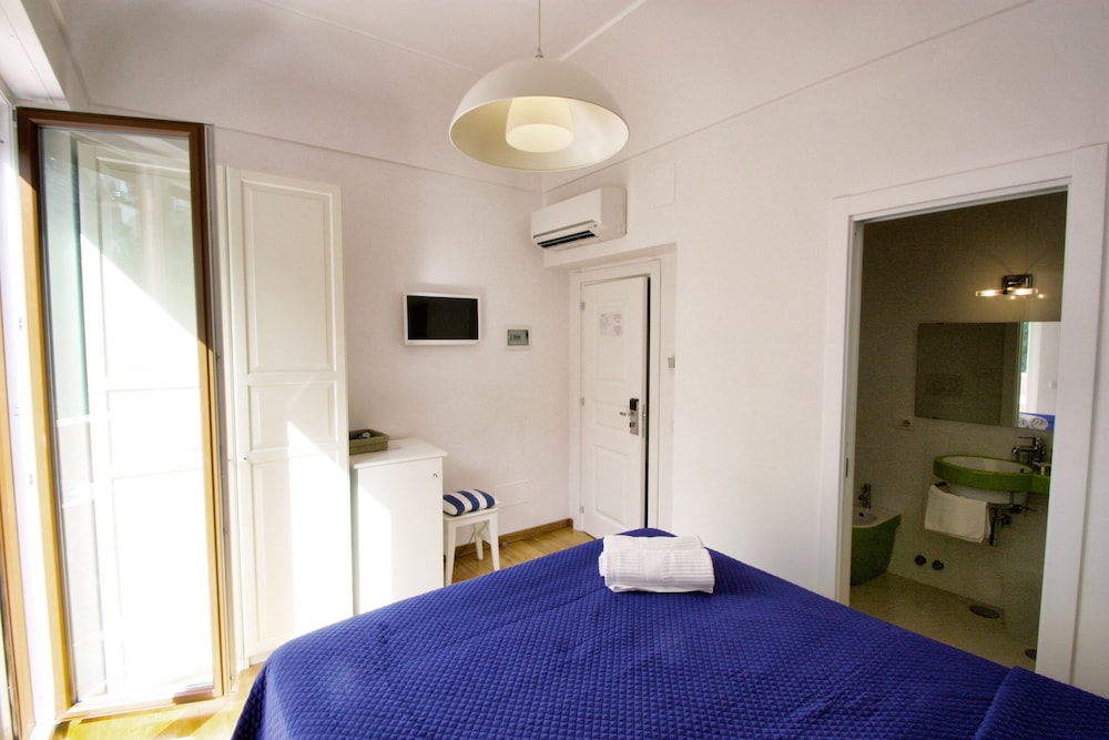 Capri Inn — Capri — photo 3