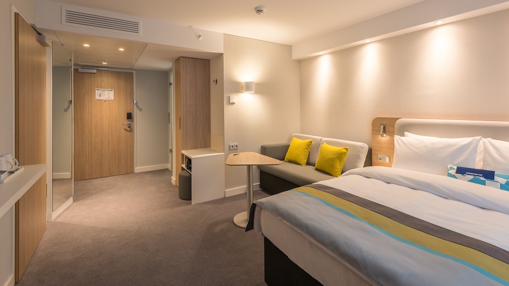 Holiday Inn Express Hotel & Suites Schulenburg by IHG - photo 13