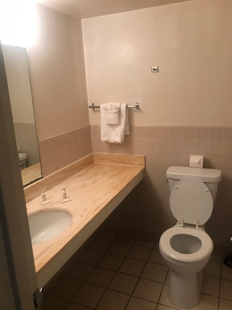 Country Club Condo Hotel - photo 13