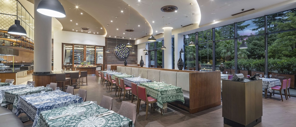 מזון ומשקאות