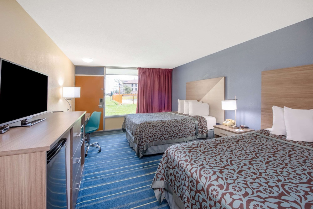 Days Inn by Wyndham Salem - photo 13