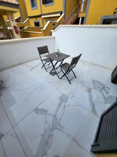 Sea View Luxury Apartment Playa del Duque — 4-Star Luxury Hotel in Adeje, Spain