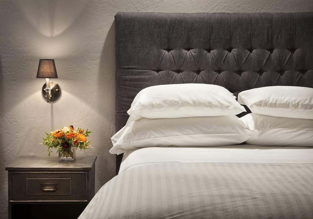 The Firebrand Hotel - photo 8