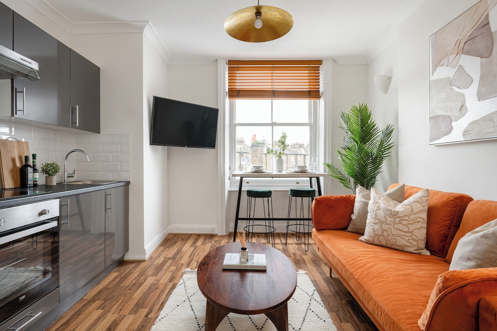 Urban Rest Notting Hill Apartments — 4-Star Luxury Hotel in London, United Kingdom