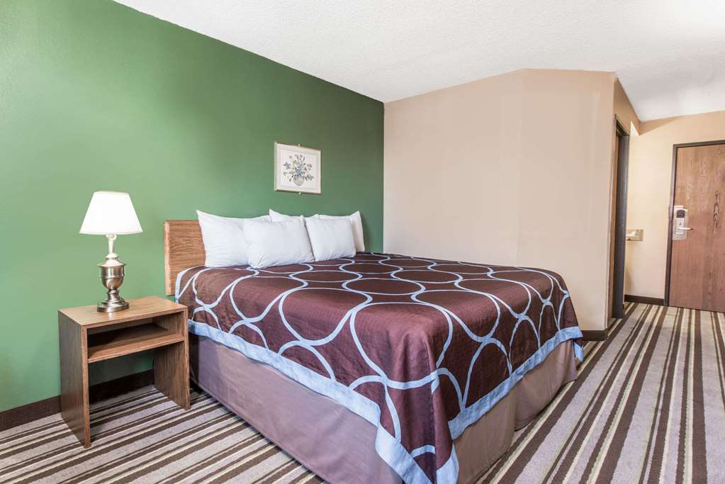 Super 8 by Wyndham Sullivan - photo 5