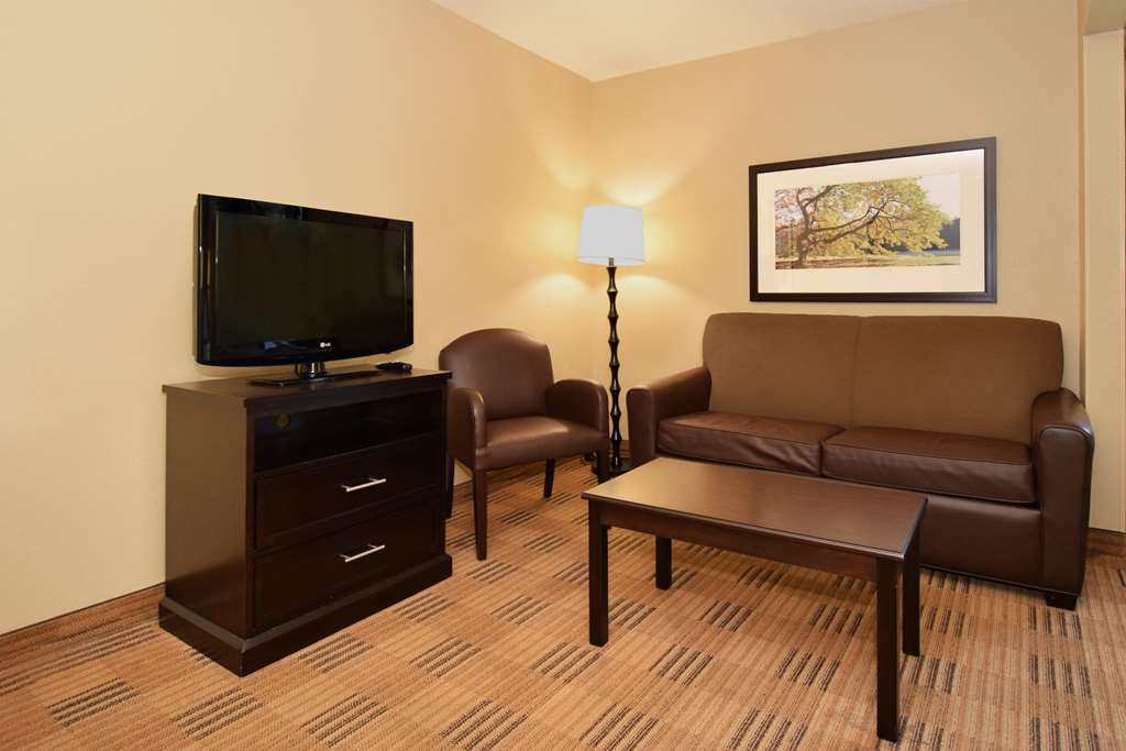 Sonesta Simply Suites Memphis - photo 13