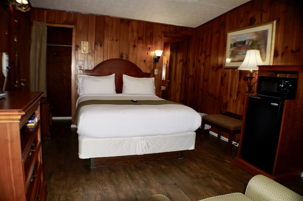 CedarWood Inn - photo 63