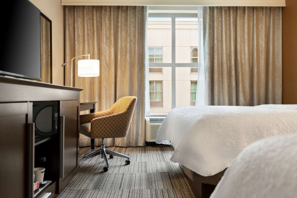 Hampton Inn & Suites Roanoke Downtown - photo 48