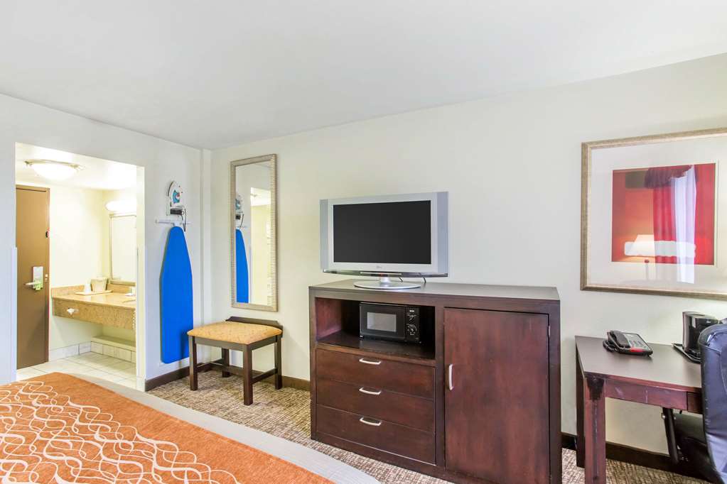 Comfort Inn Franklin Highway 96 - photo 10