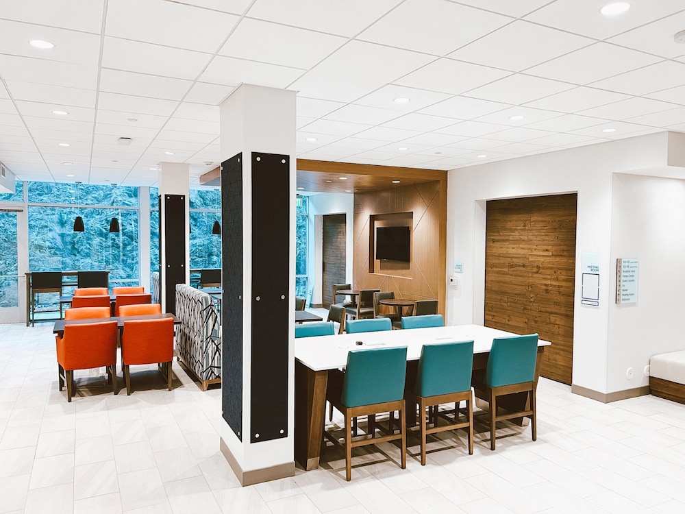Holiday Inn Express & Suites Henderson South Boulder City by IHG - photo 25
