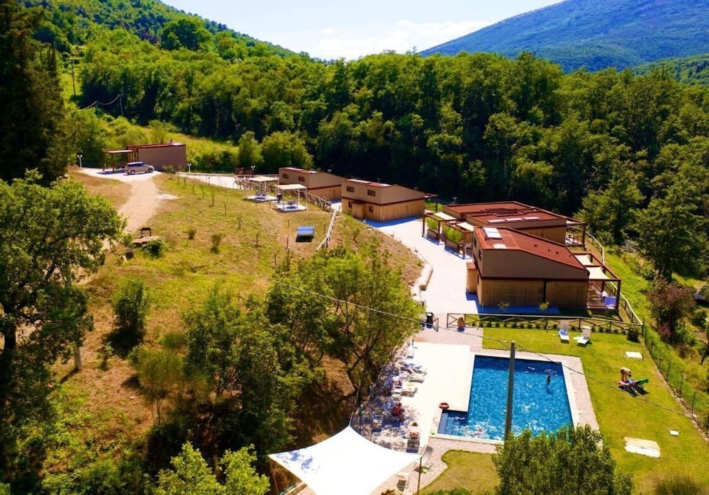 L'Alberocasa — hotel in Calenzano