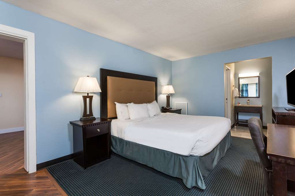 Days Inn by Wyndham Salisbury - photo 14