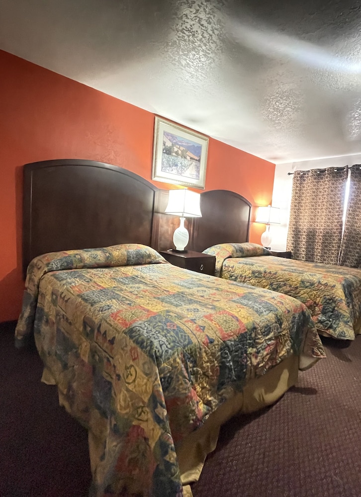 Travelodge by Wyndham Farmington Hwy 64 - photo 22