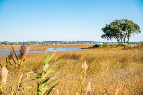 Intracoastal Views by Oak Island Accommodations - photo 2