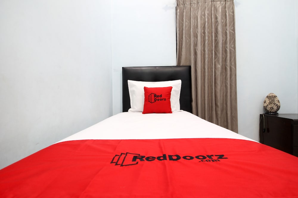 RedDoorz Plus @ Timoho — Yogyakarta — photo 5
