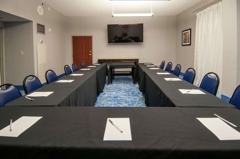 Hampton Inn Metairie - photo 32
