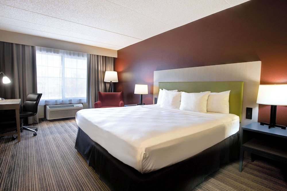 Comfort Inn & Suites St. Paul Northeast - photo 7