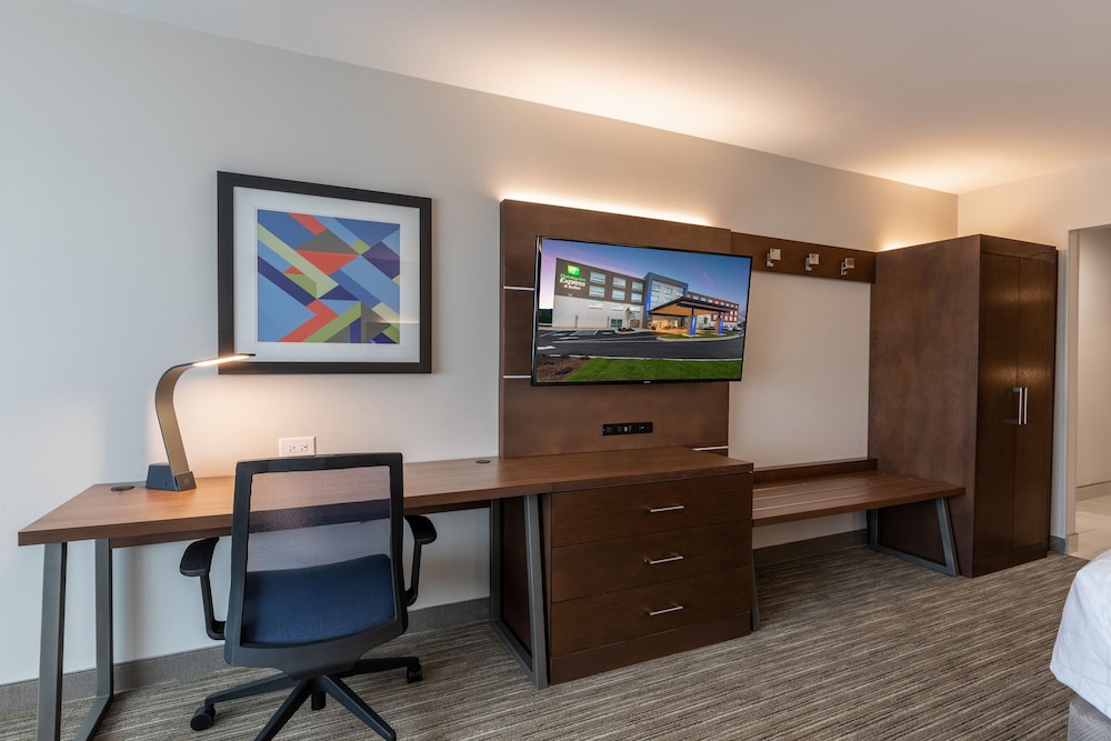 Holiday Inn Express & Suites Greenville Taylors by IHG - photo 8