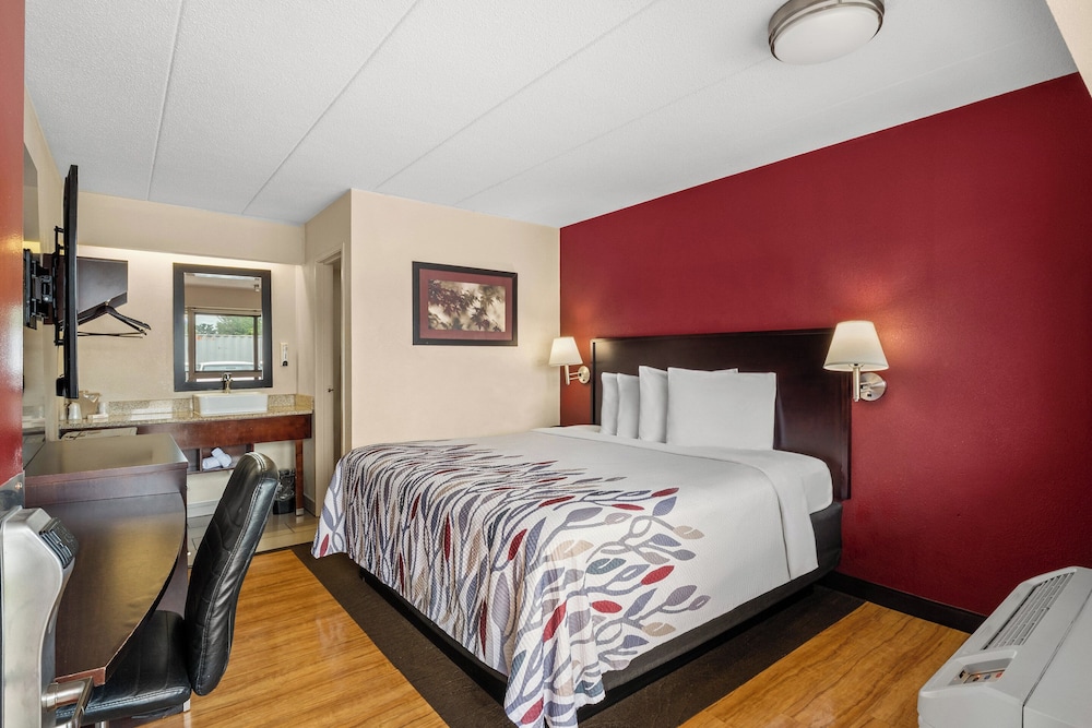 Red Roof Inn Lansing East MSU - photo 12
