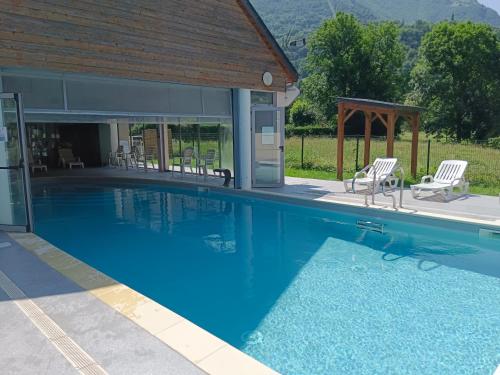 Luzval Duplex Avec Balcon — hotel in Luz-Saint-Sauveur