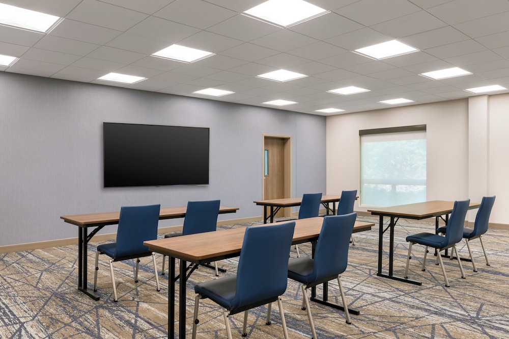 Holiday Inn Exp Stes Berkshires By Ihg - photo 52