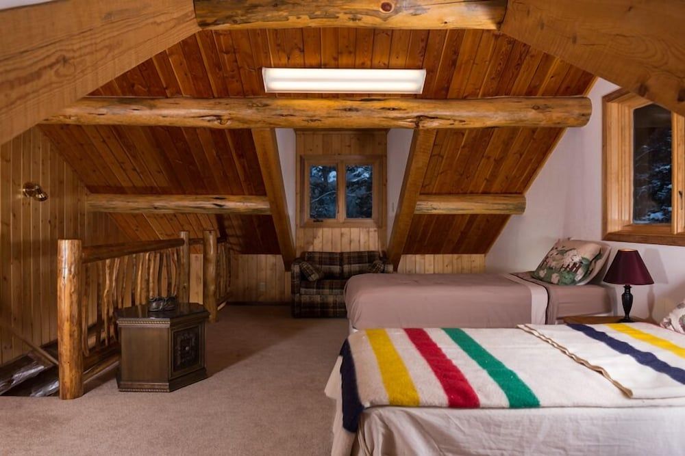 Silver Gate Lodging - photo 17