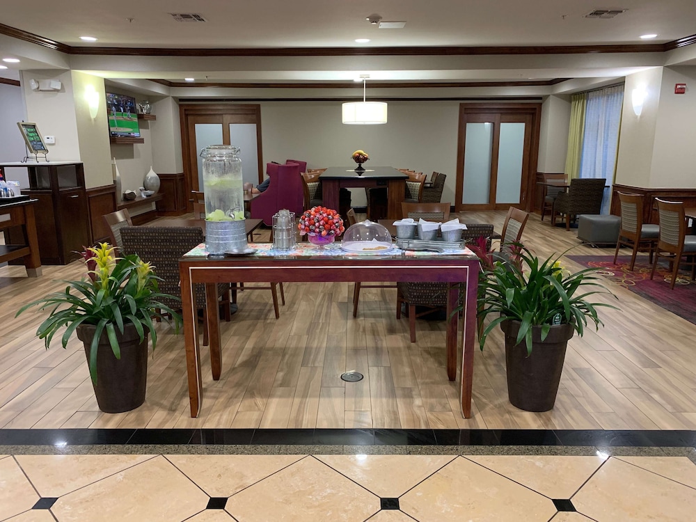 Hampton Inn Fort Stockton - photo 71