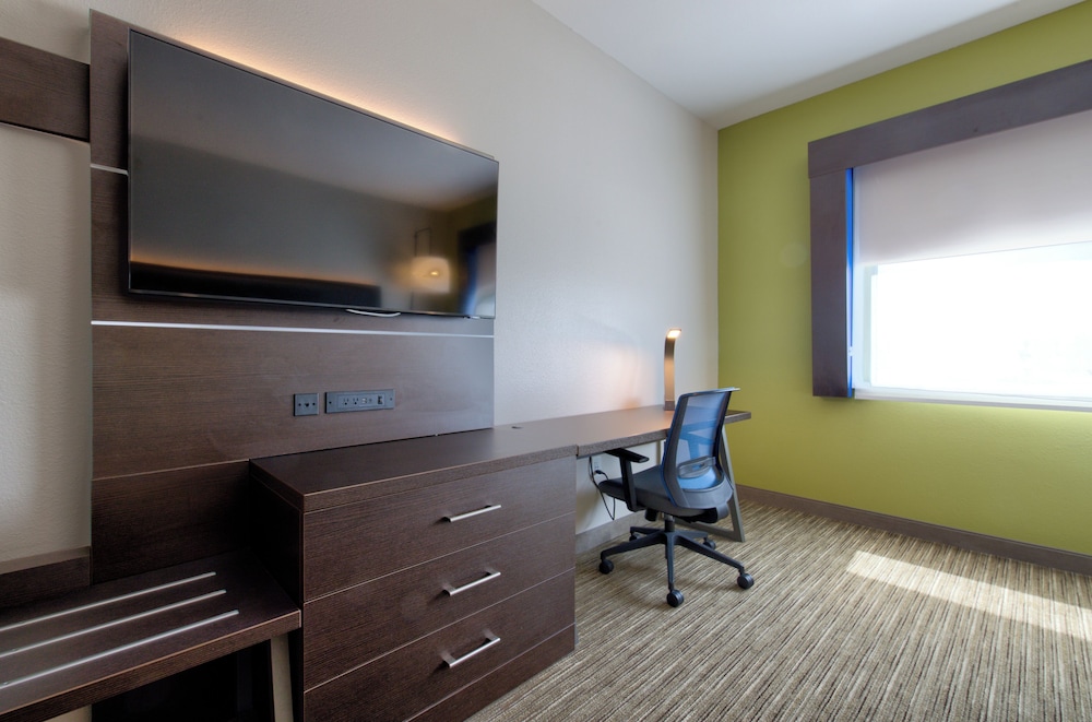 Holiday Inn Express & Suites Onalaska La Crosse Area by IHG - photo 10
