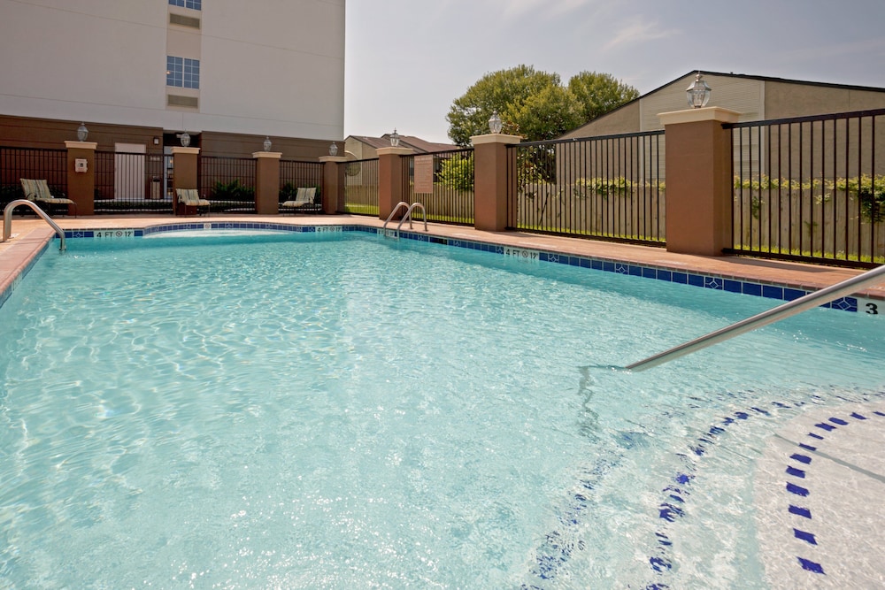 Candlewood Suites Victoria By Ihg - photo 14
