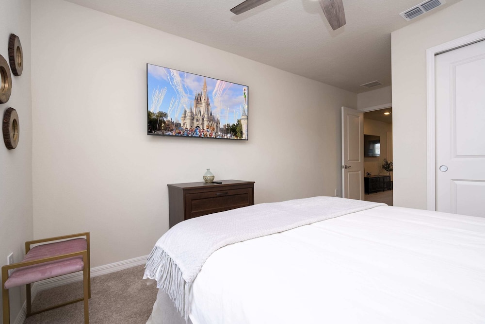Stunning 5Bd w Pool @ Windsor Island Resort 3814 - photo 9