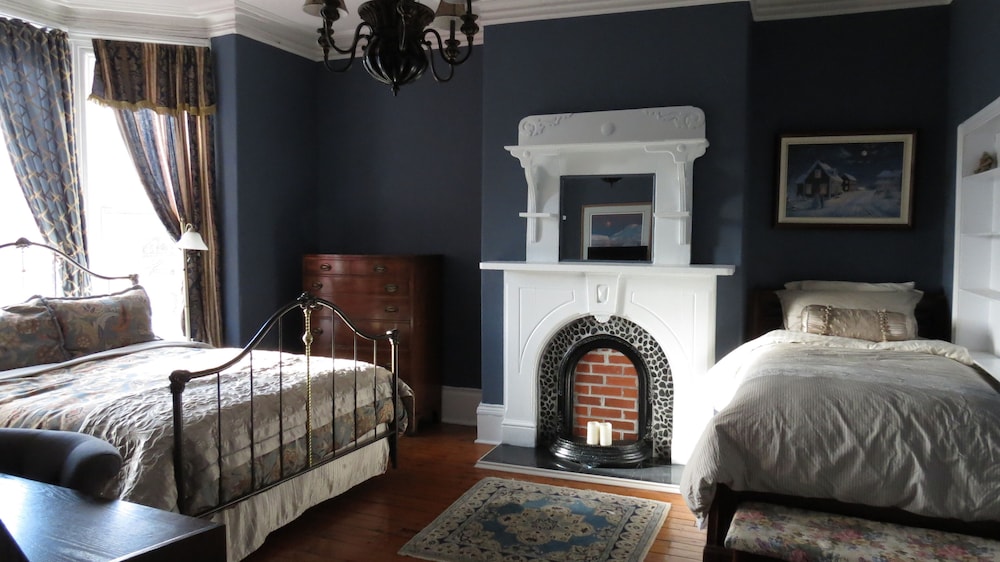 The Roses Heritage Inn — 4-Star Luxury Hotel in St. John's, Canada