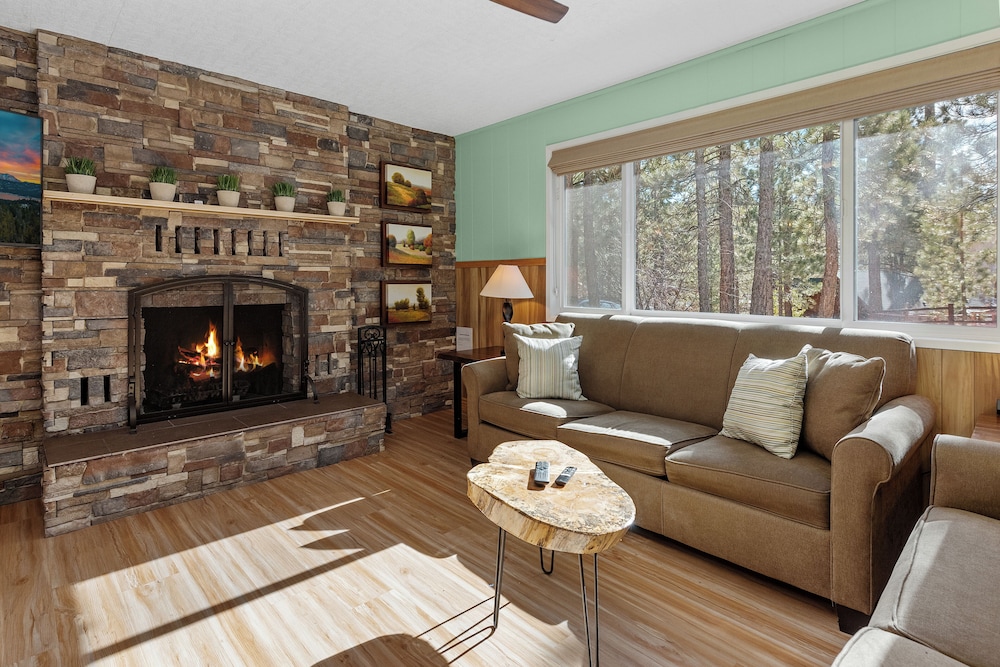 Robinsons Roost - last minute hotel in Big Bear Lake