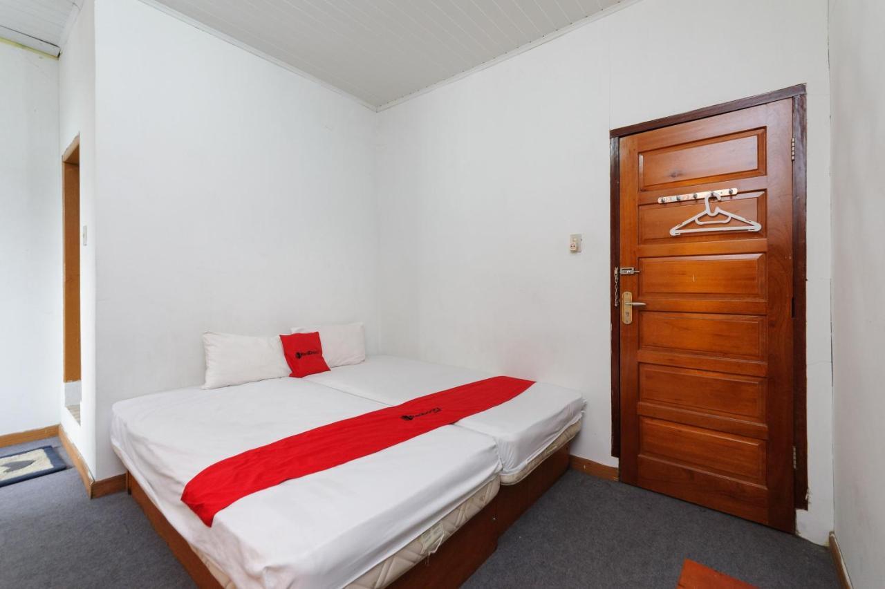 RedDoorz Syariah @ Panglima Nyak Makam Aceh 2 in Banda Aceh, Indonesia