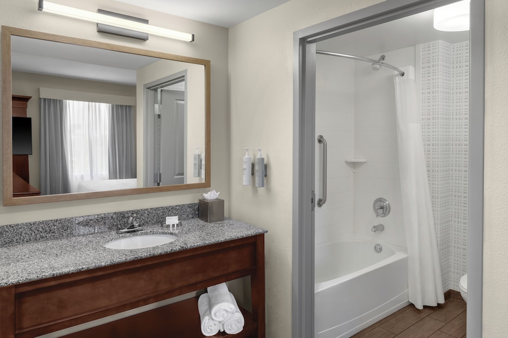 Hampton Inn & Suites Coconut Creek - photo 48