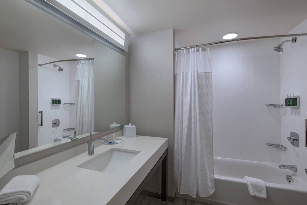 Courtyard by Marriott St. Louis Brentwood - photo 13