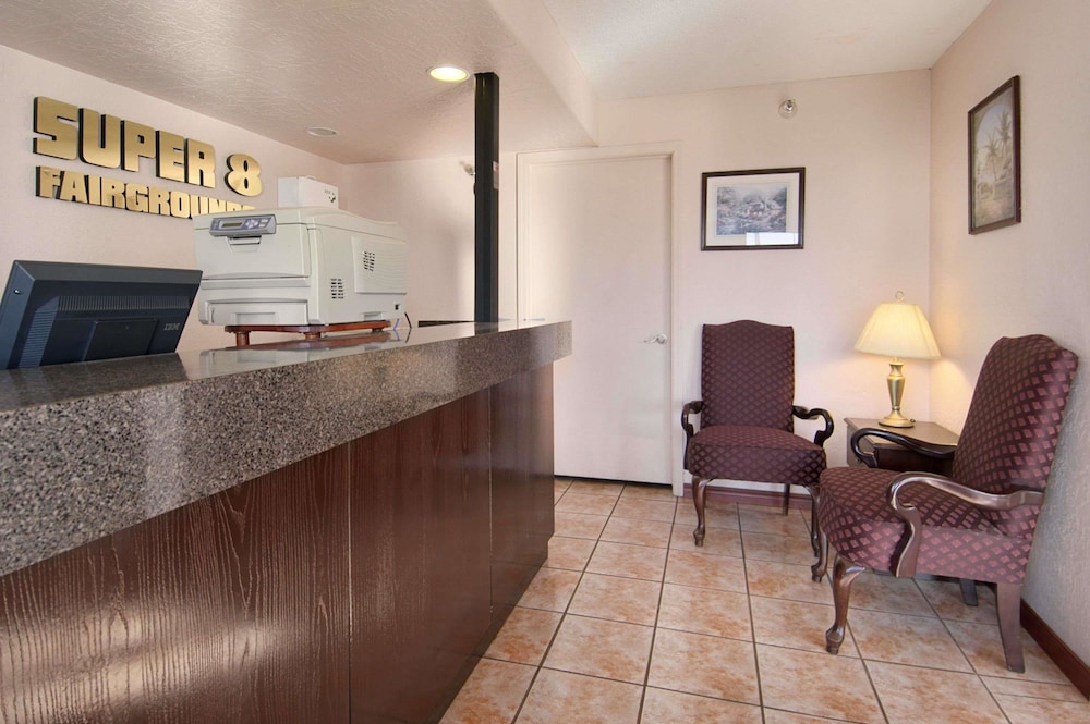 Super 8 by Wyndham Oklahoma Fairgrounds - photo 3