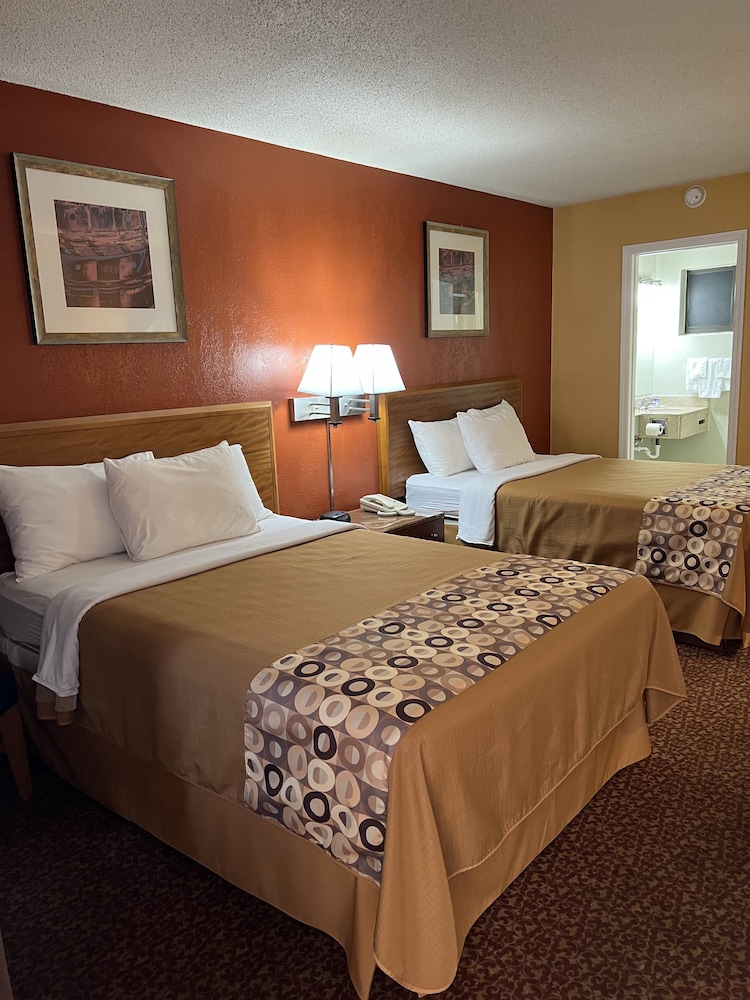 Executive Inn Schenectady - photo 3